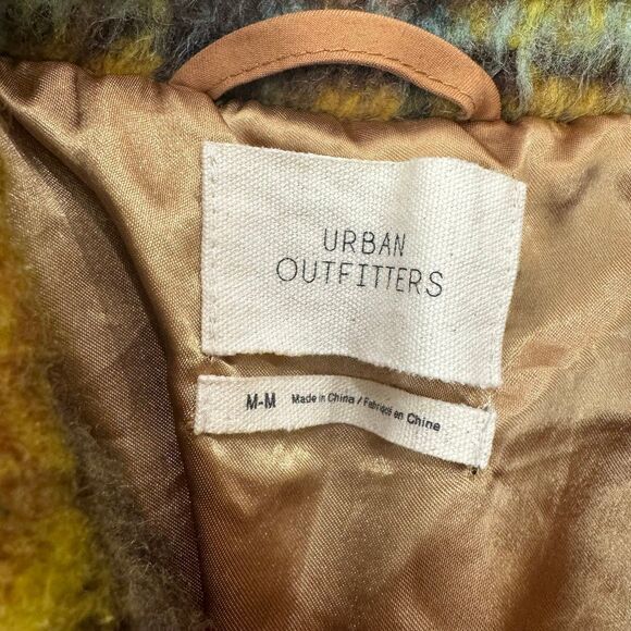 Urban Outfitters Harlow Fuzzy Plaid Oversize Button up Jacket Size M Shacket - Picture 2 of 8